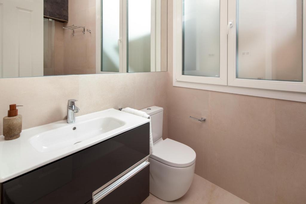 Kúpeľňa v ubytovaní INMálaga Santos Suites 1