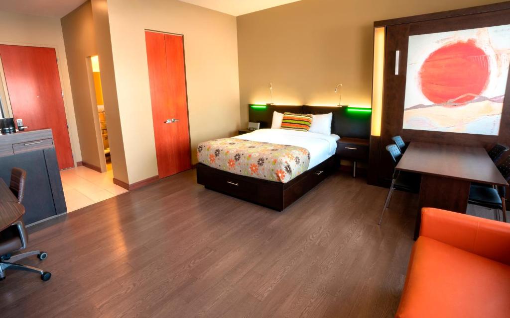 
Family Room with Two Queen Beds and Sofa Bed
