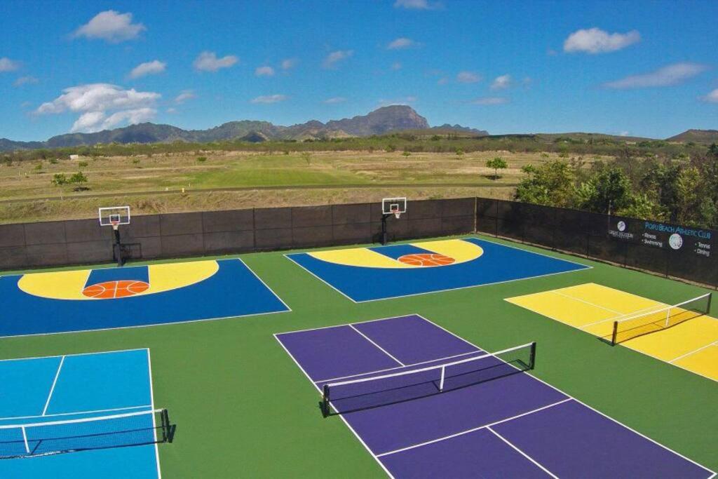 Tenis a/nebo squash v ubytování Oceanview 1BR at Kiahuna Plantation Unit 159 nebo okolí