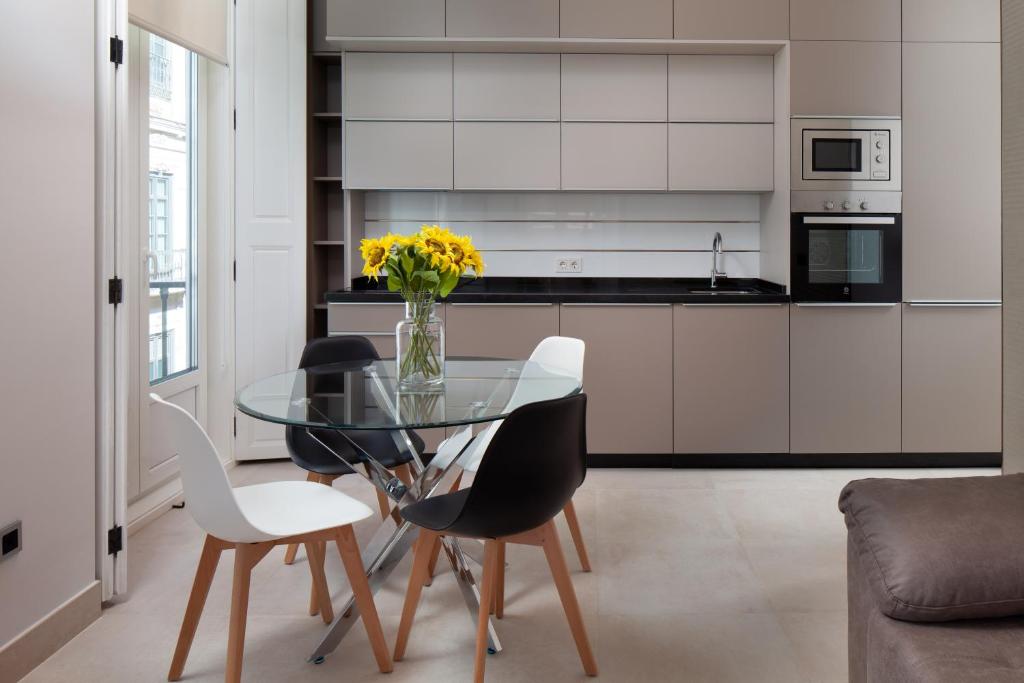 INMálaga Santos Suites 2 - 5