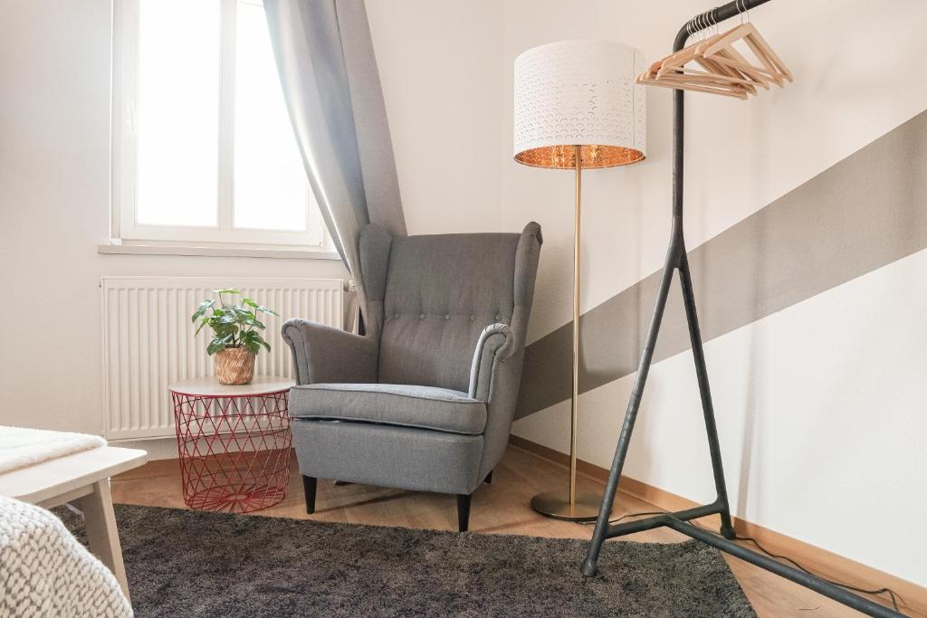 FullHouse - Halle - AB7 Apartments - City Center - Three-Bedroom Apartment