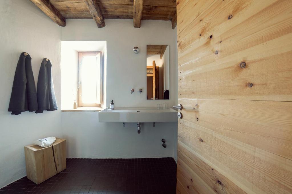 Kúpeľňa v ubytovaní Cal Calsot Casa Rural "Adults Only"