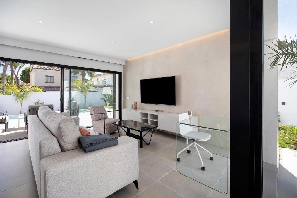 A television and/or entertainment centre at Andrea Sea Villa