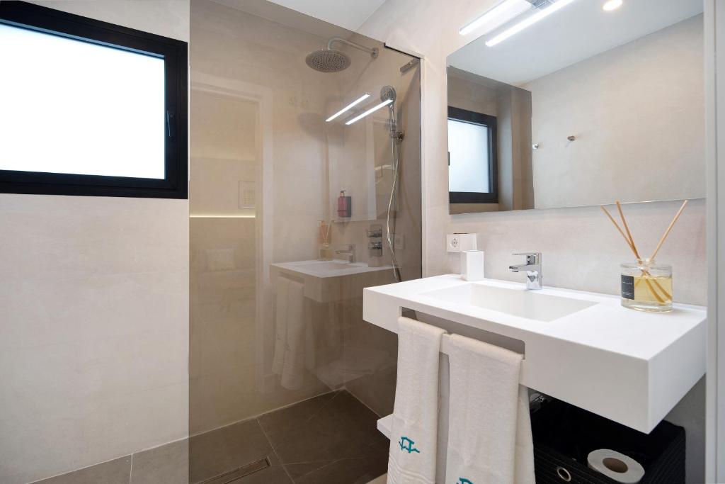 A bathroom at Andrea Sea Villa