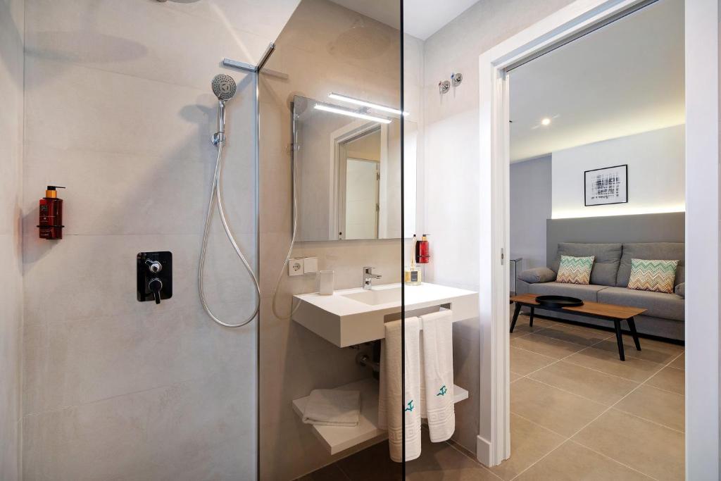 A bathroom at Andrea Sea Villa