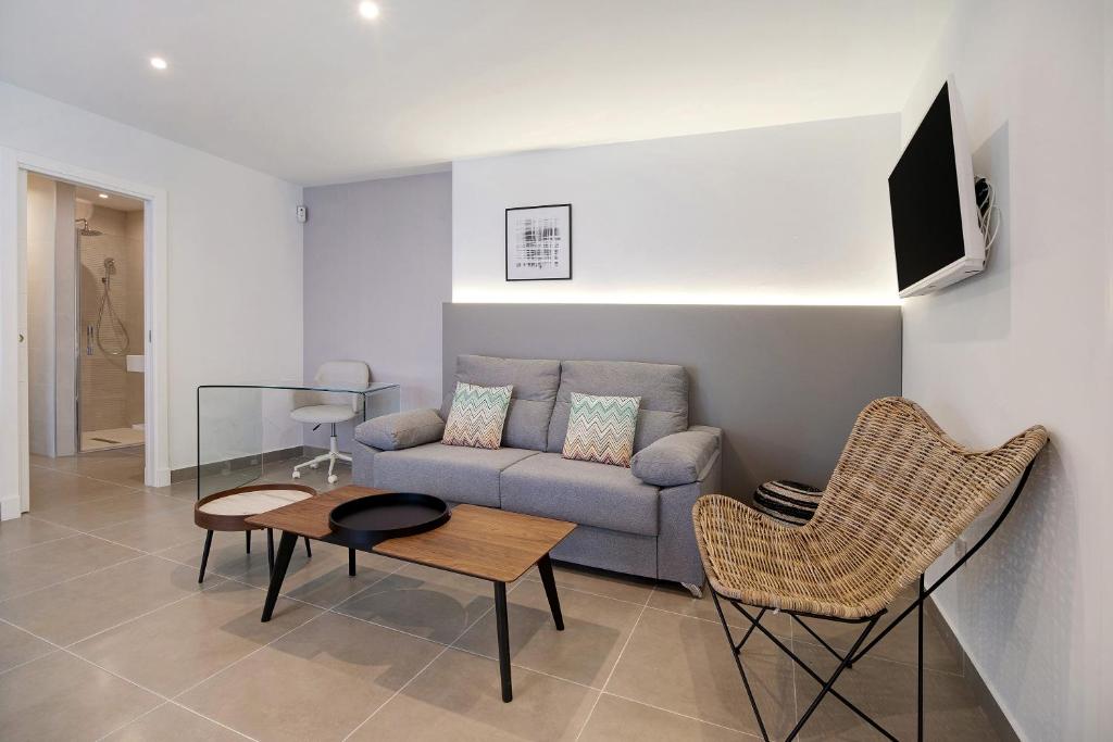 A television and/or entertainment centre at Andrea Sea Villa