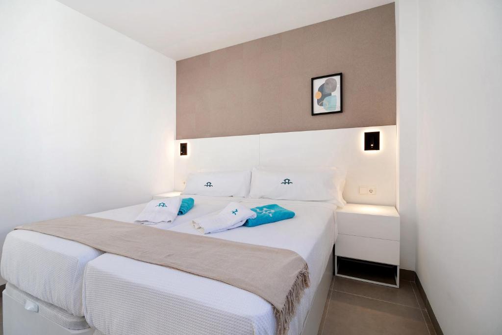 A bed or beds in a room at Andrea Sea Villa