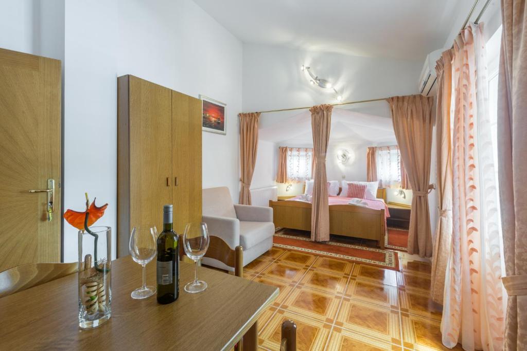 Posteľ alebo postele v izbe v ubytovaní Studio Apartmani Marcela