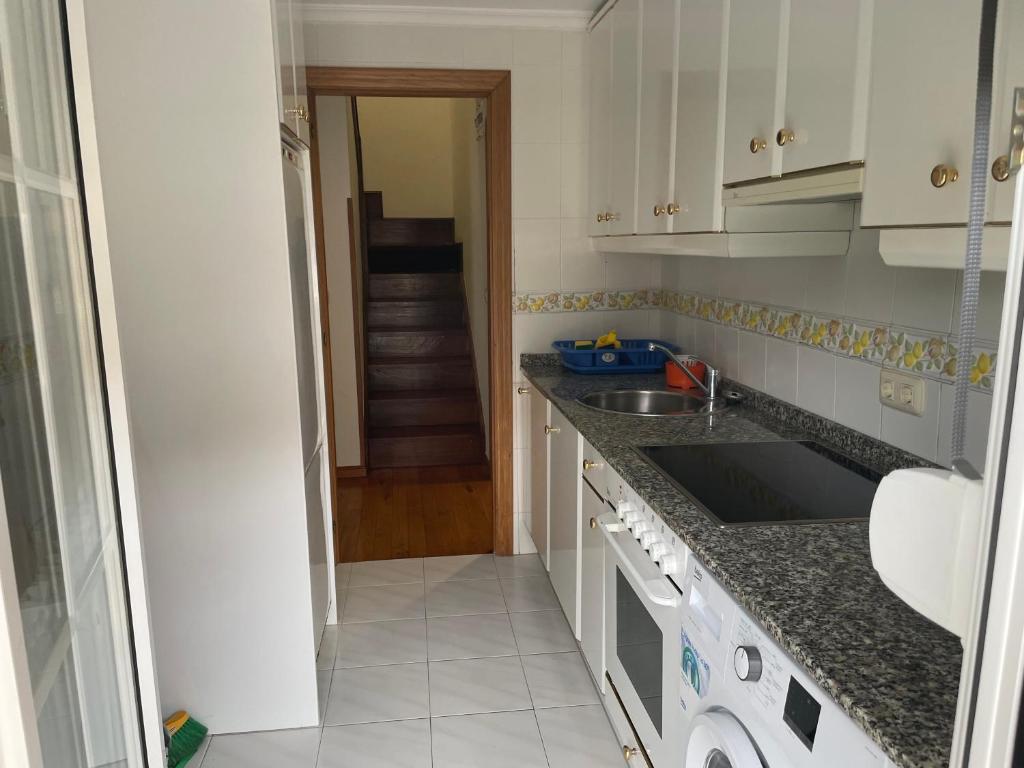 Kuchnia lub aneks kuchenny w obiekcie Ermita San Vicente de la Barquera Duplex