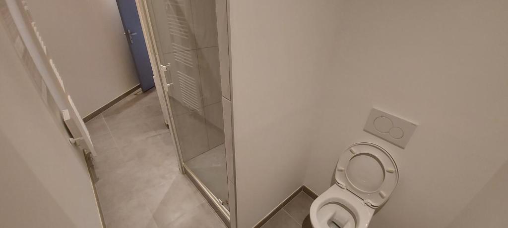Kúpeľňa v ubytovaní Studio les 3 cirques