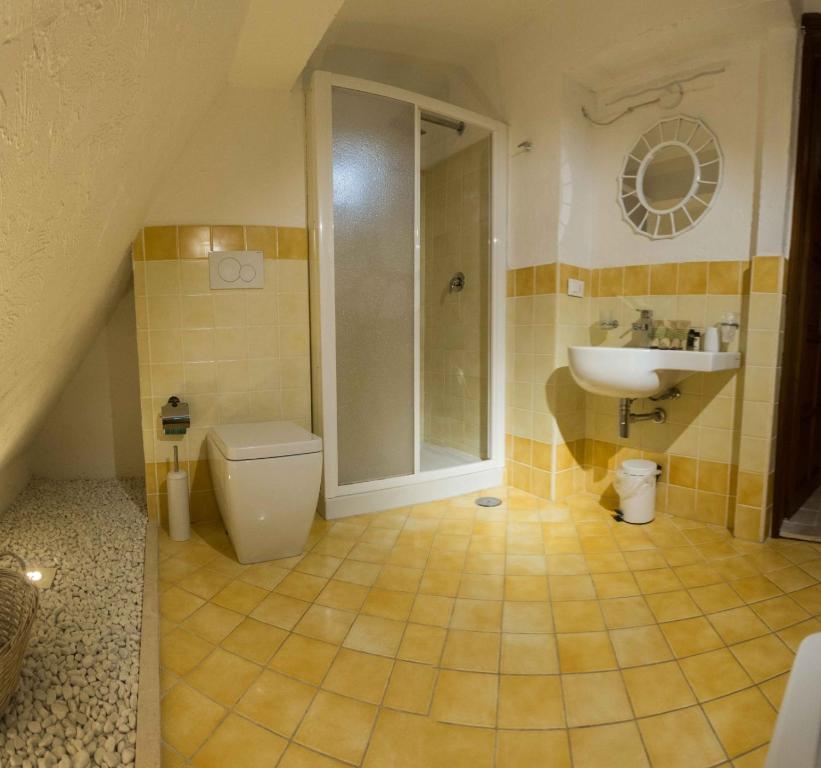 A bathroom at BlueMind