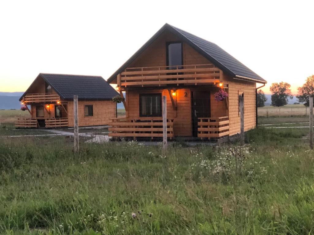 Budova, v ktorej sa dovolenkový dom nachádza