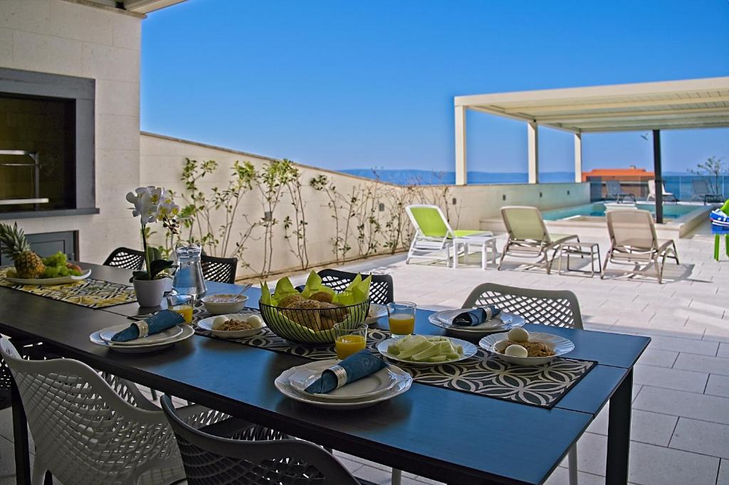 Balkón alebo terasa v ubytovaní Exclusive Makarska Apartment Aurora