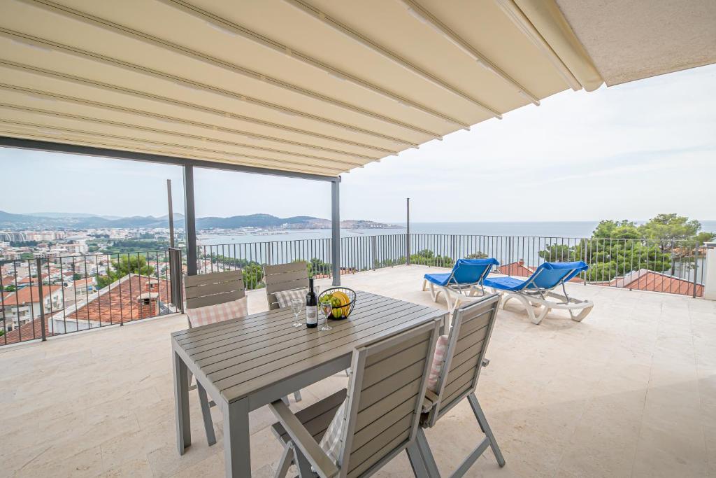 Gallery image of Sea View Apartments in Bar