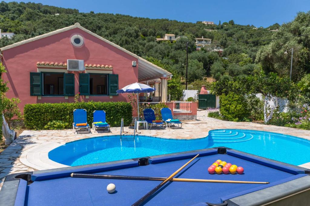 Bazén v ubytování Villa Foula by Villa Plus nebo v jeho okolí