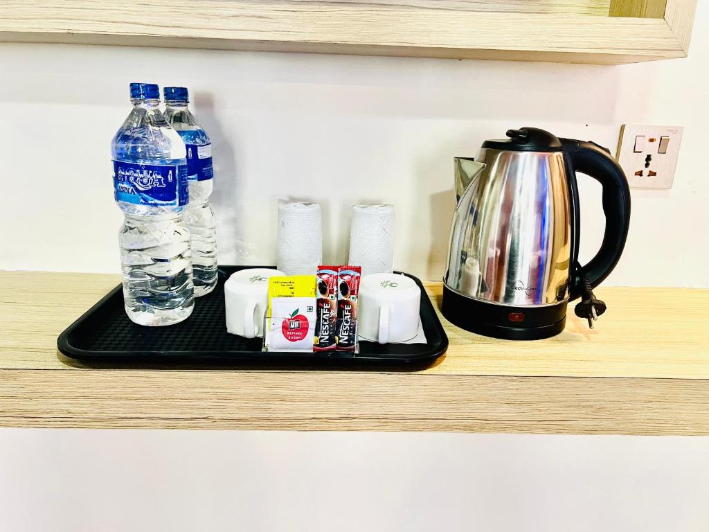 Příslušenství pro přípravu čaje a kávy v ubytování Thamel Seasons Hotel