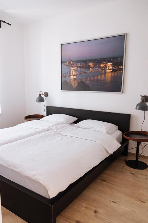 Posteľ alebo postele v izbe v ubytovaní A 211, apartments in the heart of the Jewish quarter