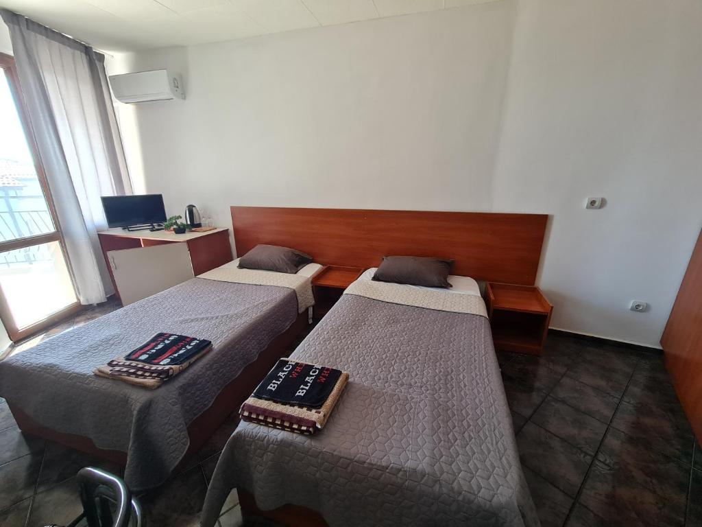 Double or Twin Room with Sea View