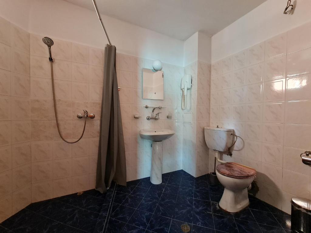 Double or Twin Room with Sea View