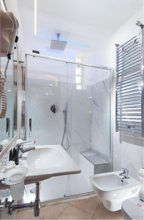 Koupelna v ubytování Hotel Lido