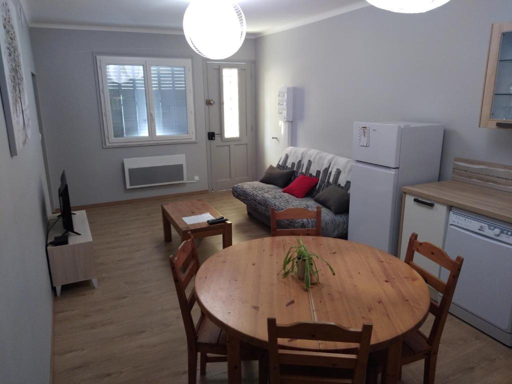 Maison de village confortable entièrement rénovée - 一居室公寓