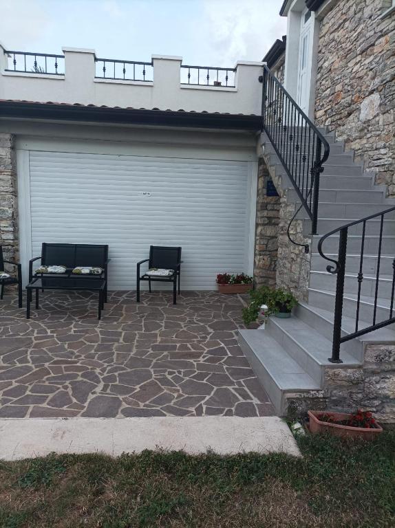 Budova, v ktorej sa apartmán nachádza