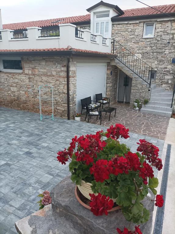 Budova, v ktorej sa apartmán nachádza