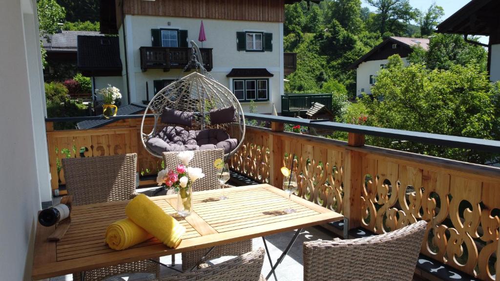 A balcony or terrace at Villa Eisl-Raudaschl