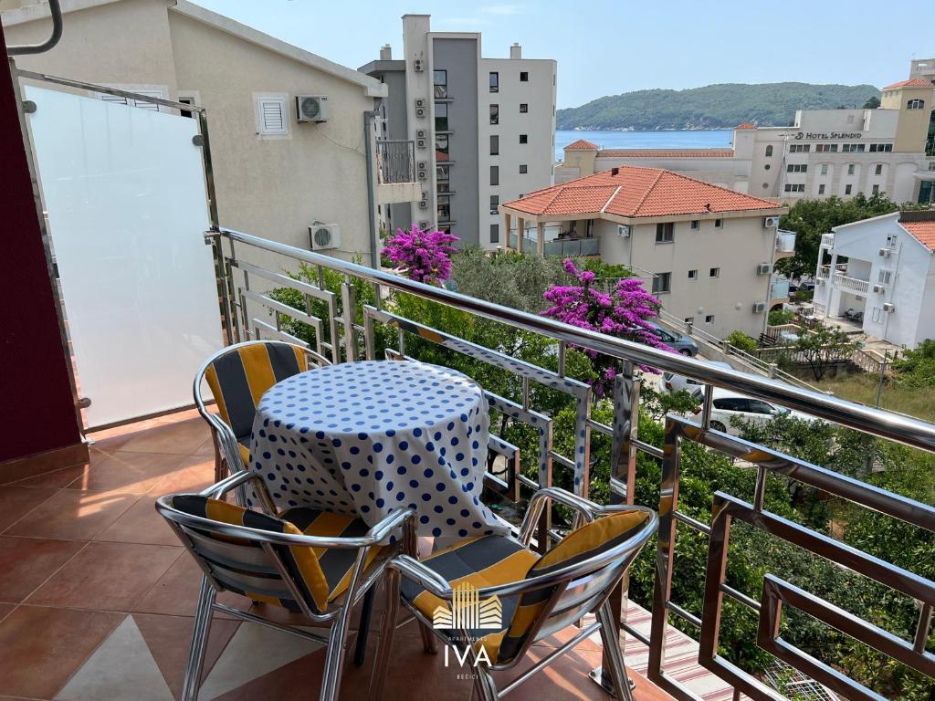 Balkón nebo terasa v ubytování Apartmani IVA Bečići