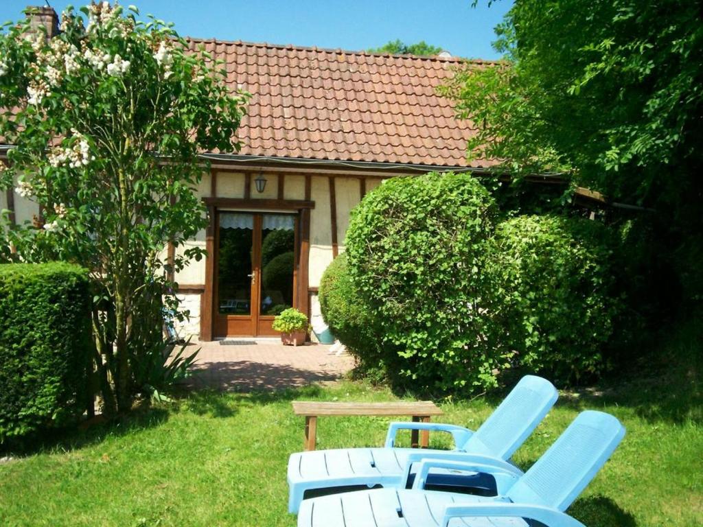 Gallery image of Gîte chaleureux avec jardin, poêle à bois et wifi, entre St Omer et Boulogne sur Mer - FR-1-376-80 in Coulomby
