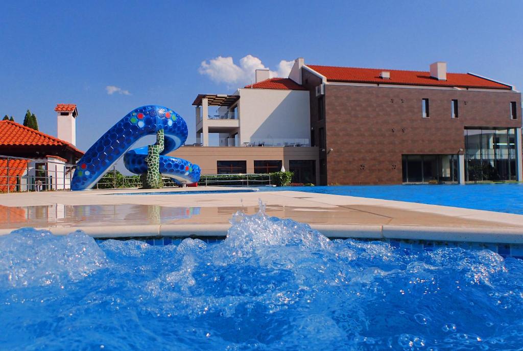 Bazén v ubytování Uva Nestum Wine & SPA nebo v jeho okolí