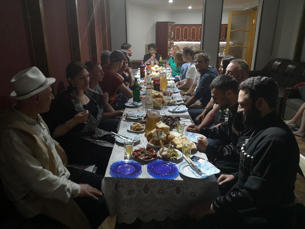 Jídlo v hostelu nebo okolí