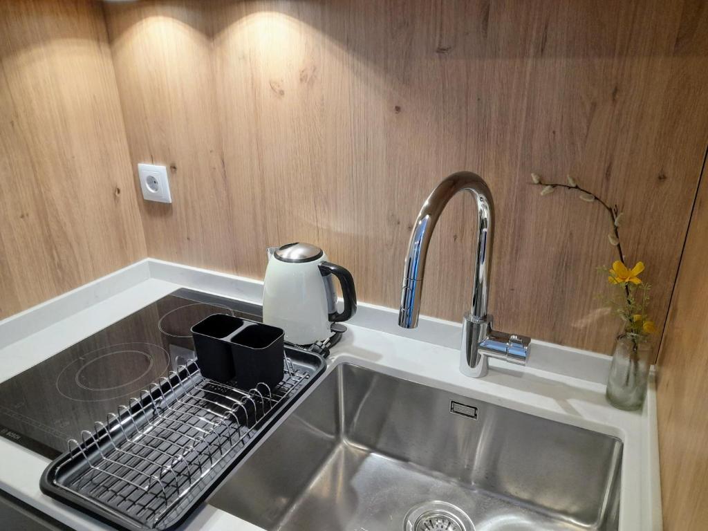 White Design Apartment - 9