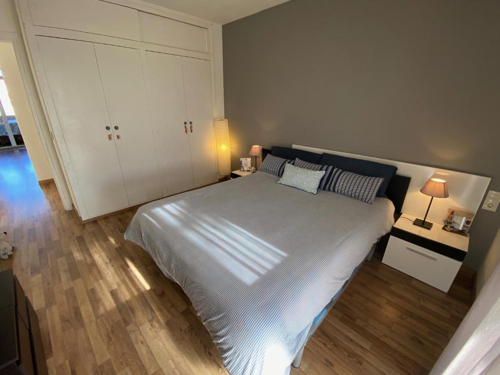 Postel nebo postele na pokoji v ubytování Apartamento Mas Pinell B4