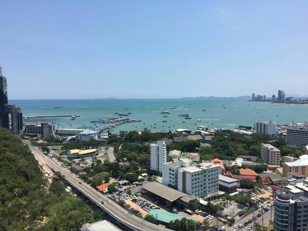 Letecký snímek ubytování 100 Great Pattaya Bay Seaview 30th Floor 1br1bth