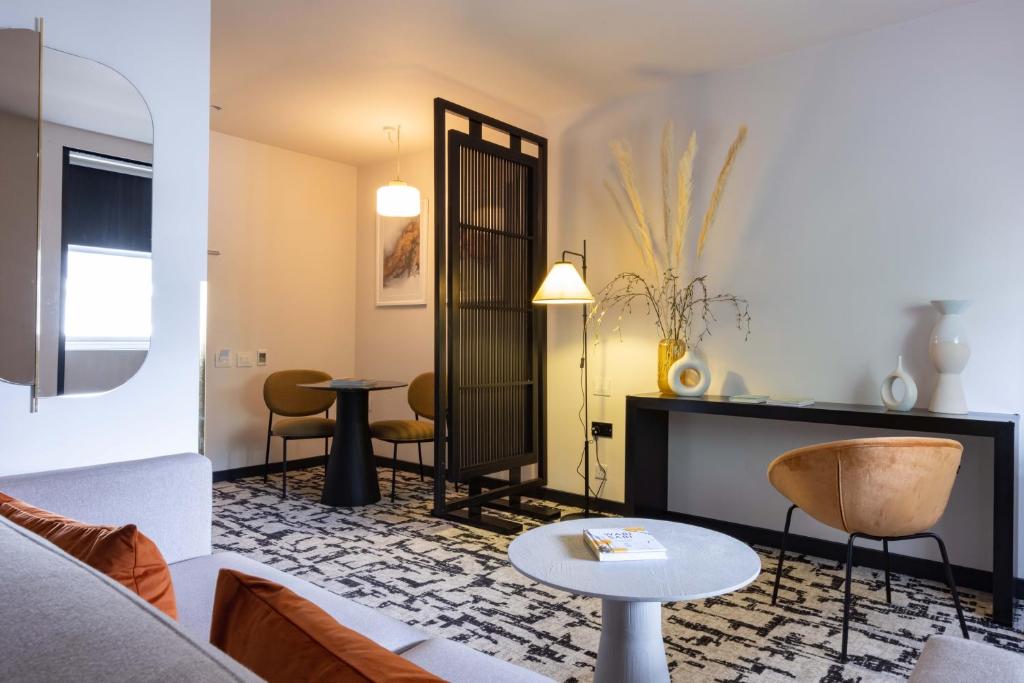 La Suite West - Hyde Park - Resim 21