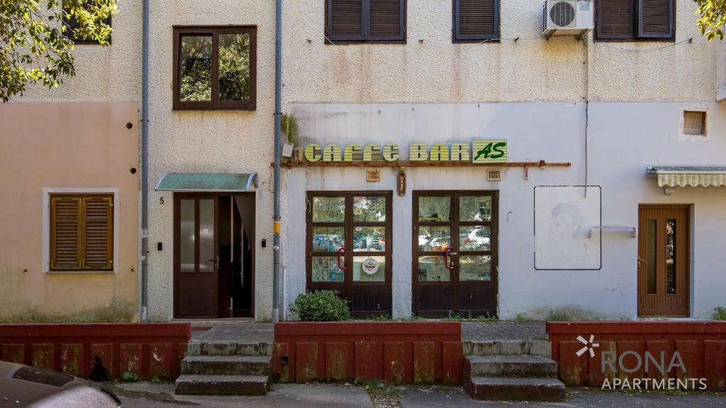 Budynek, w którym mieści się apartament