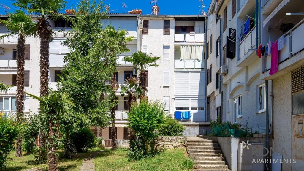 Budynek, w którym mieści się apartament