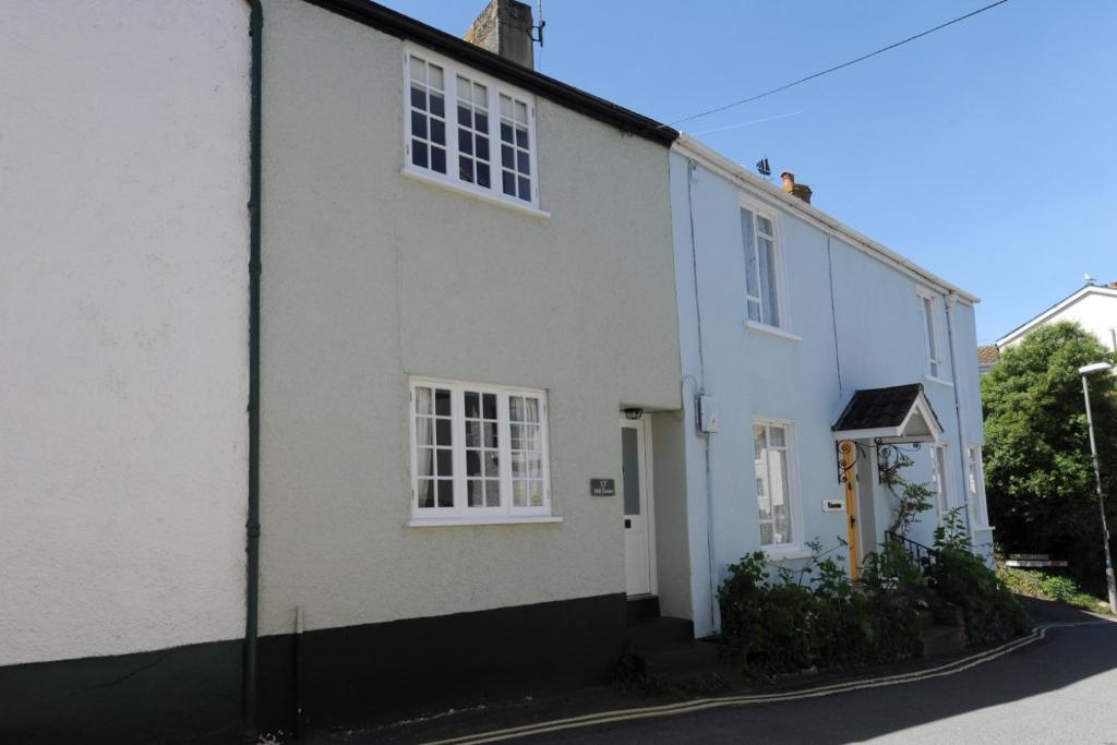 17 Mill Green, Lyme Regis (updated prices 2024)