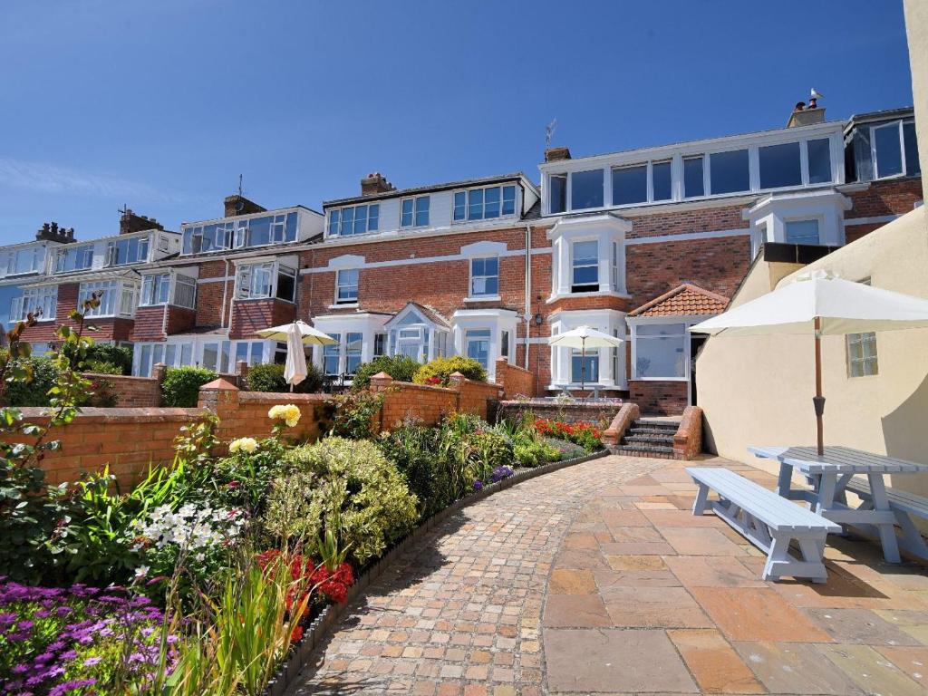 The Studio, Lyme Regis (updated prices 2024)