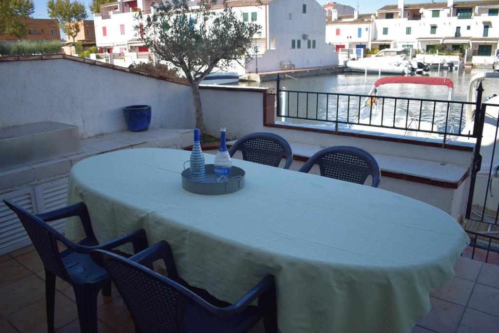 A balcony or terrace at 395-casa canal 4 dormitorios