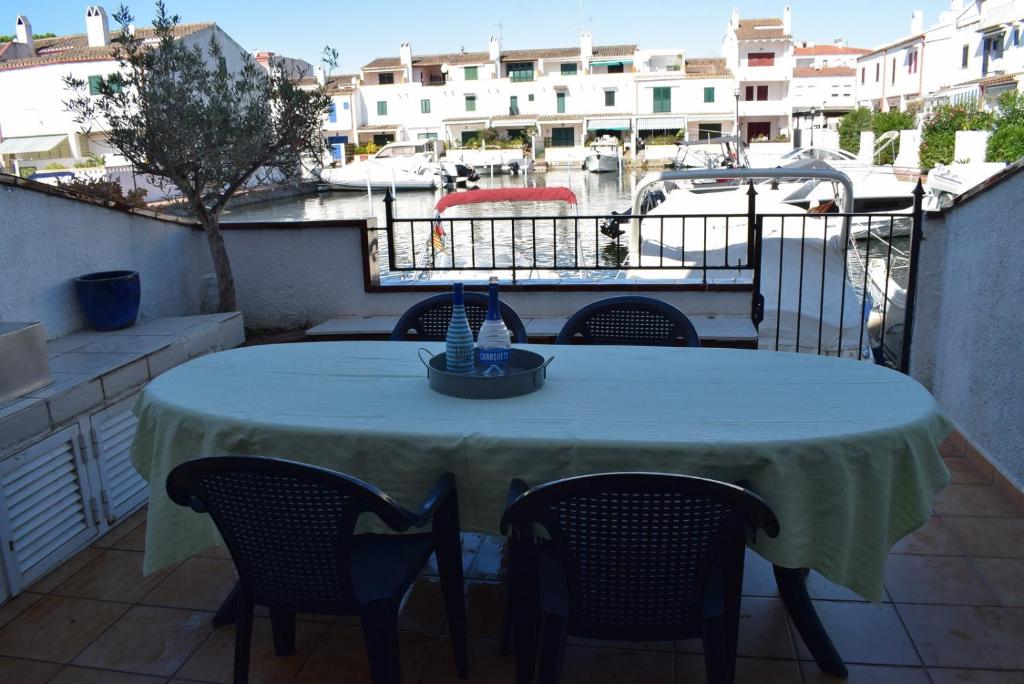 A balcony or terrace at 395-casa canal 4 dormitorios