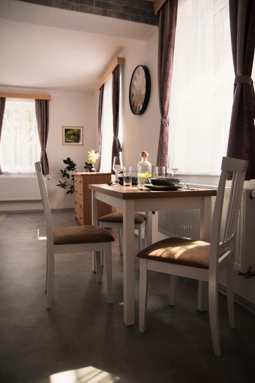 Istumisnurk majutusasutuses Apartmány Goliáš