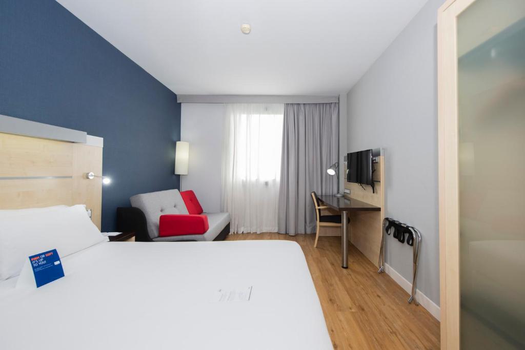 Holiday Inn Express Barcelona City 22@, an IHG Hotel ...