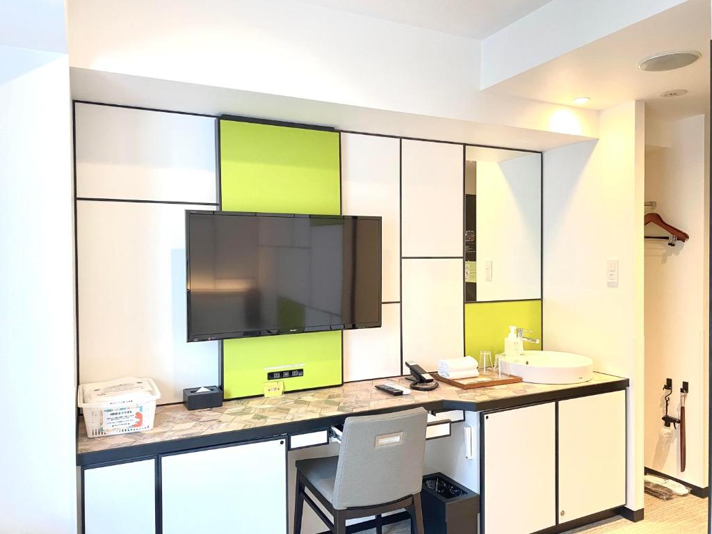 Kuchyň nebo kuchyňský kout v ubytování Henn na Hotel Osaka Shinsaibashi
