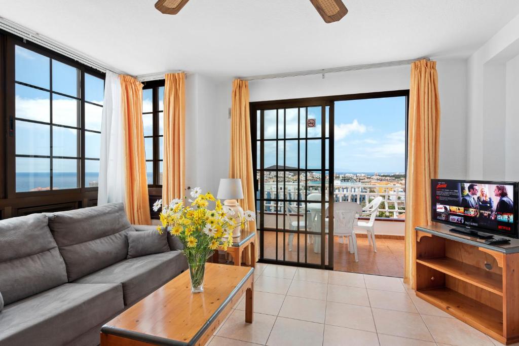 Club Tenerife Apartments - 