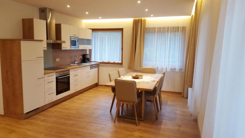 Kuchyňa alebo kuchynka v ubytovaní Residence Klementhof 2