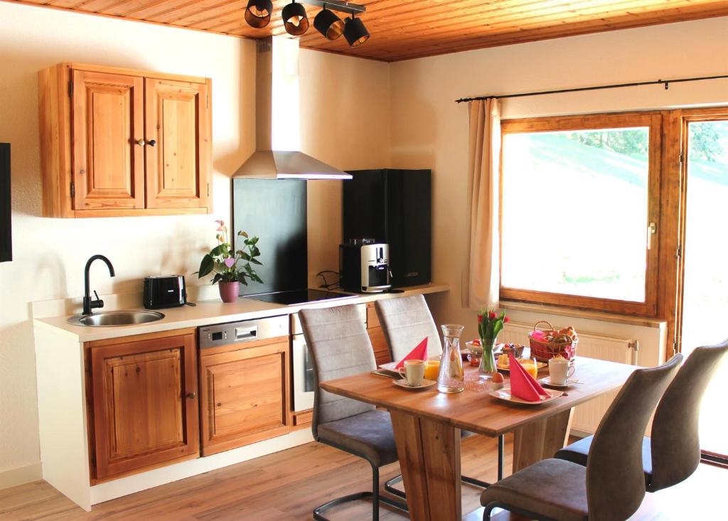 Cucina o angolo cottura di Villa Bischofsberg - Lärchen-Wellness Apartment