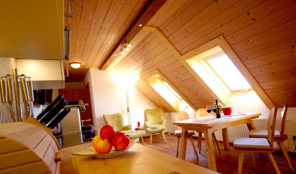 Posezení v ubytování AlmDorf Tonnerhütte