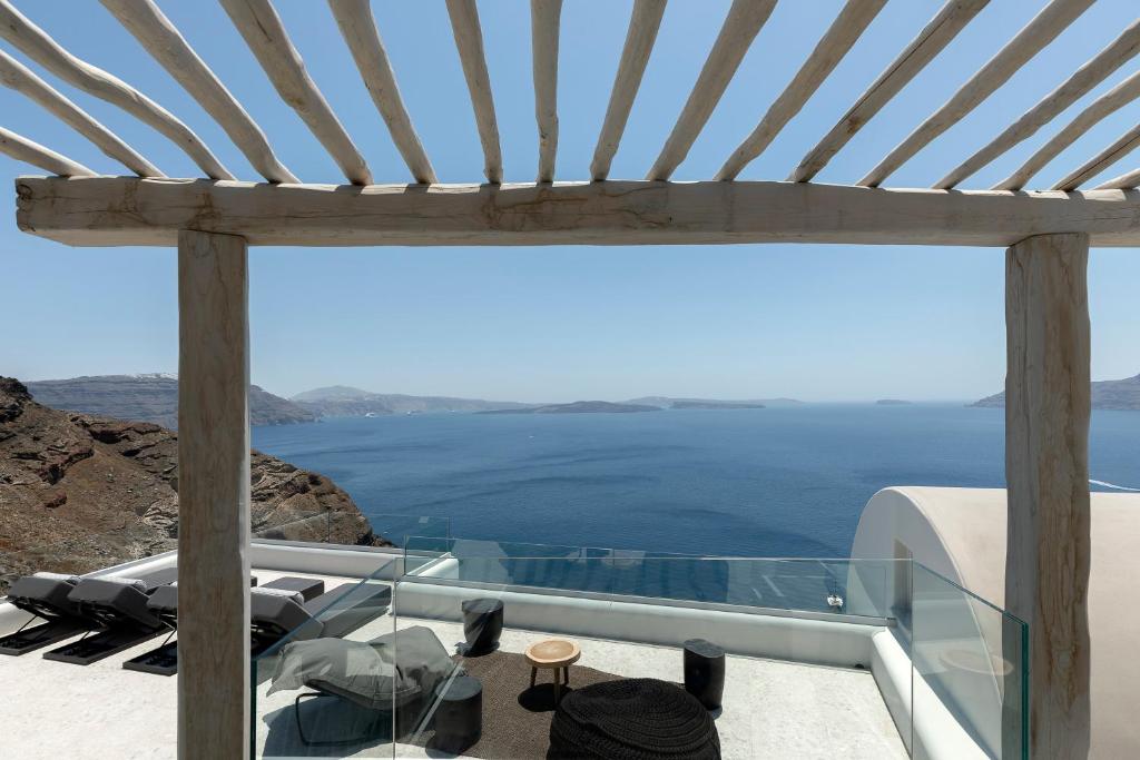 Hom Santorini - 1